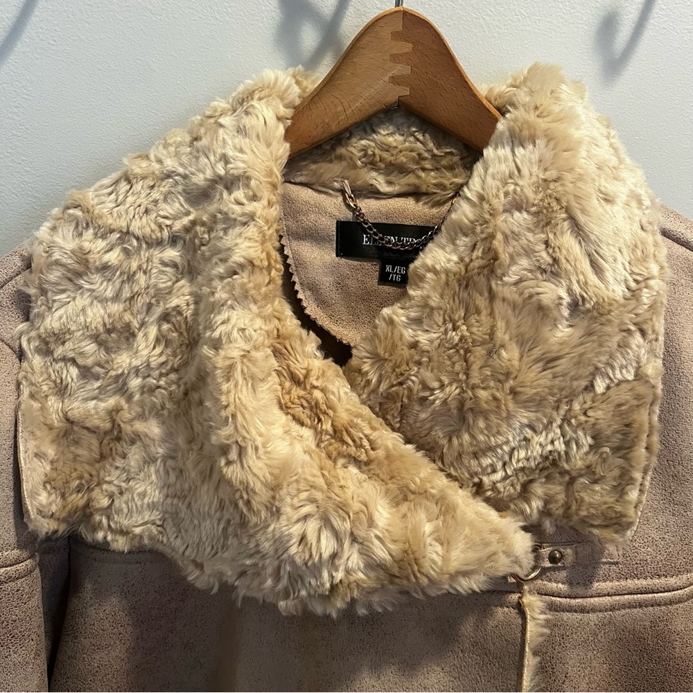 Ellen Tracy Cream and Tan Teddy Jacket with Plush Collar - Picture 6 of 8